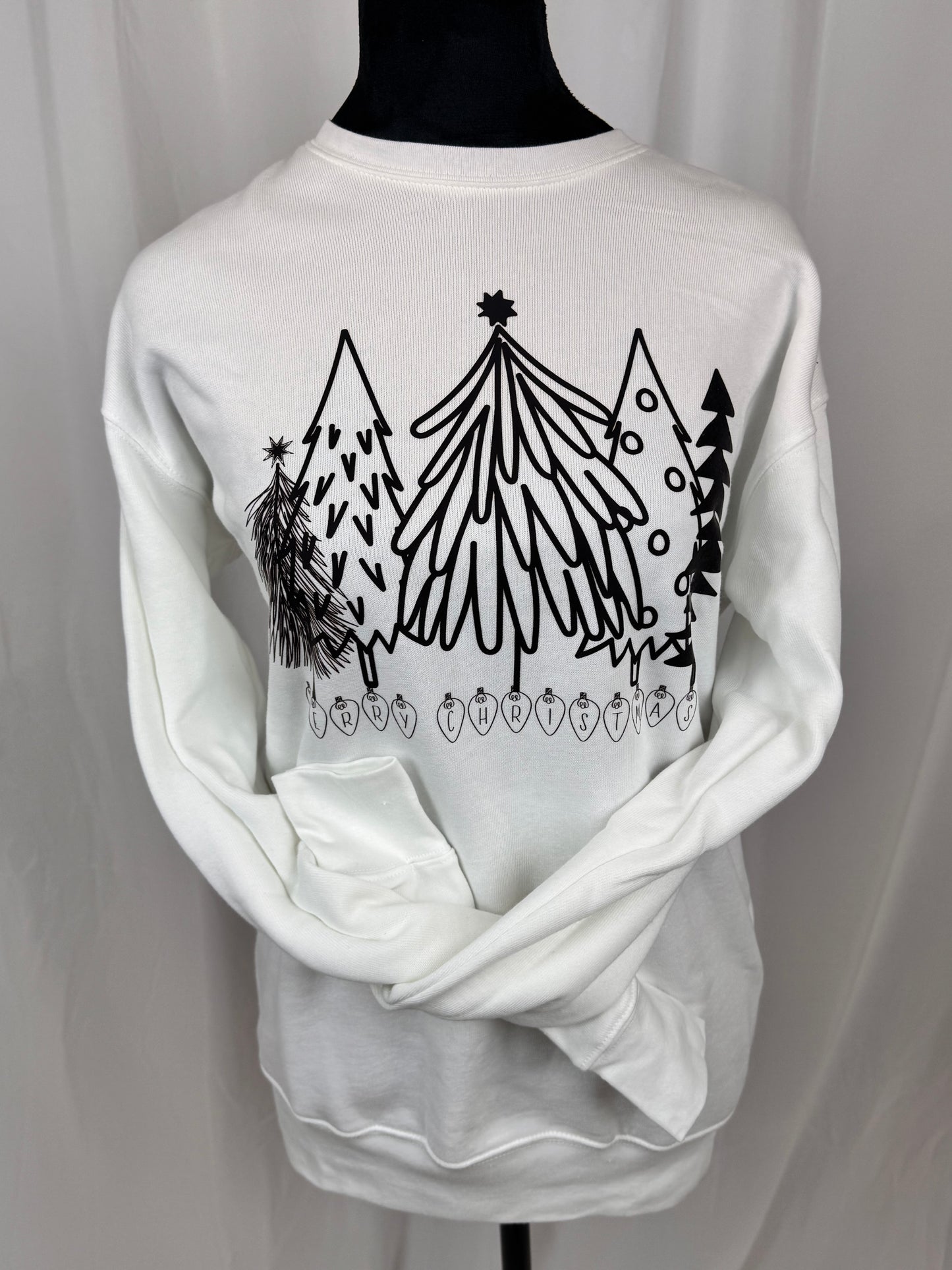 Merry Christmas Tree Black: Cute Christmas Holiday White Crew Neck Sweatshirt