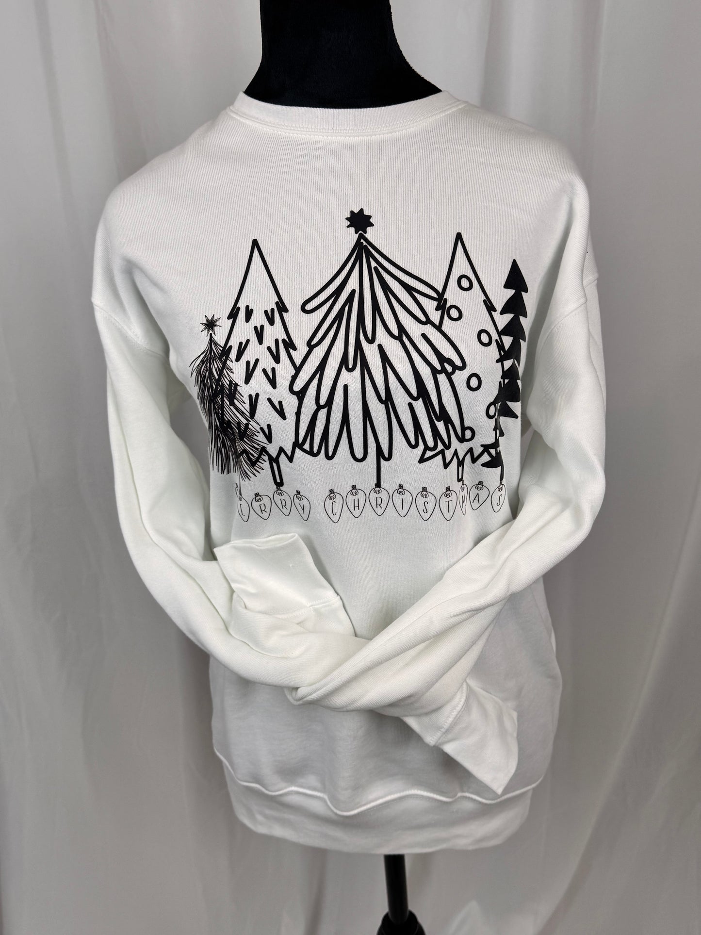 Merry Christmas Tree Black: Cute Christmas Holiday White Crew Neck Sweatshirt