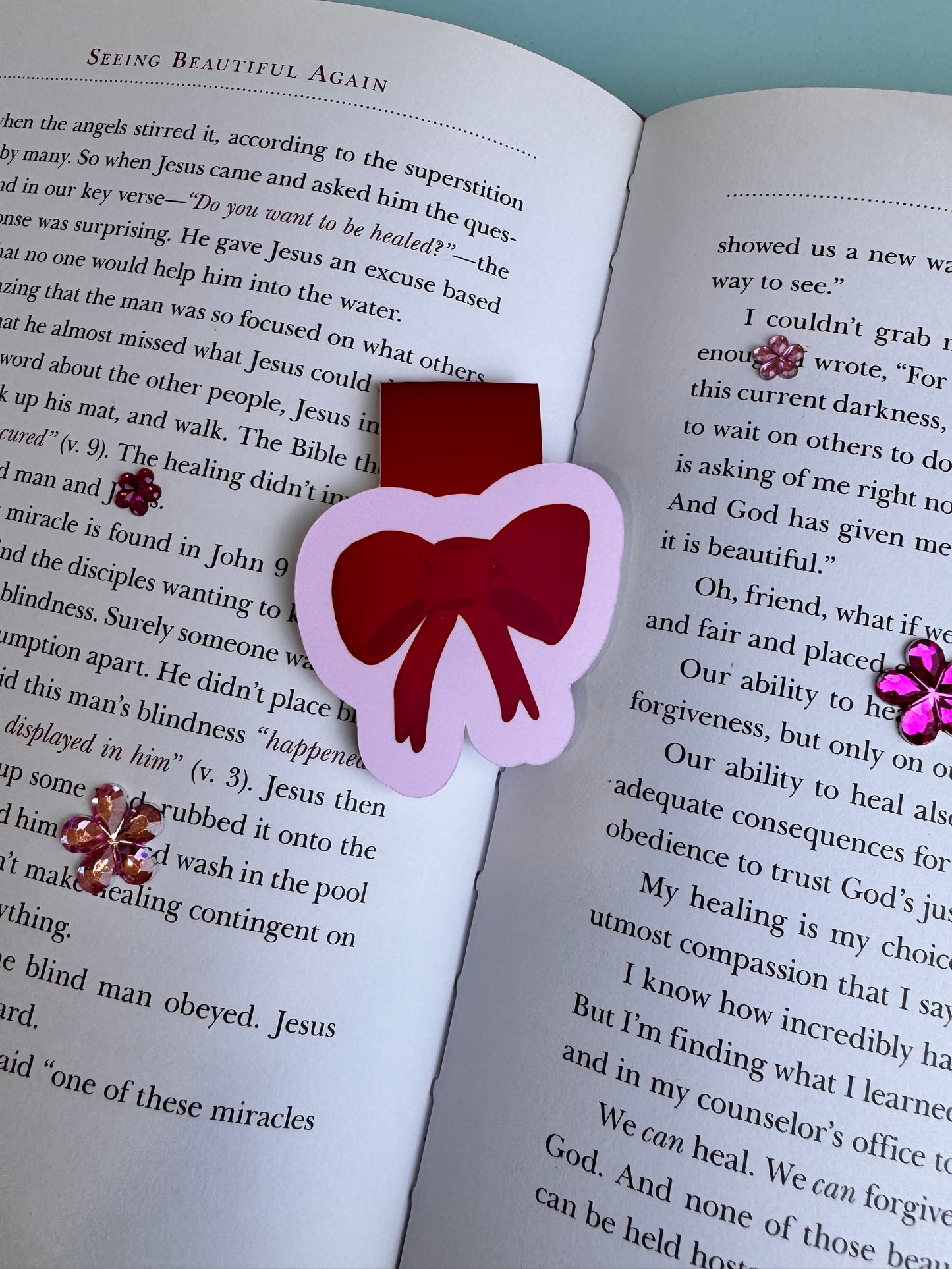 Pretty Red Bow Magnetic Bookmark For The Girlie Romance Readers