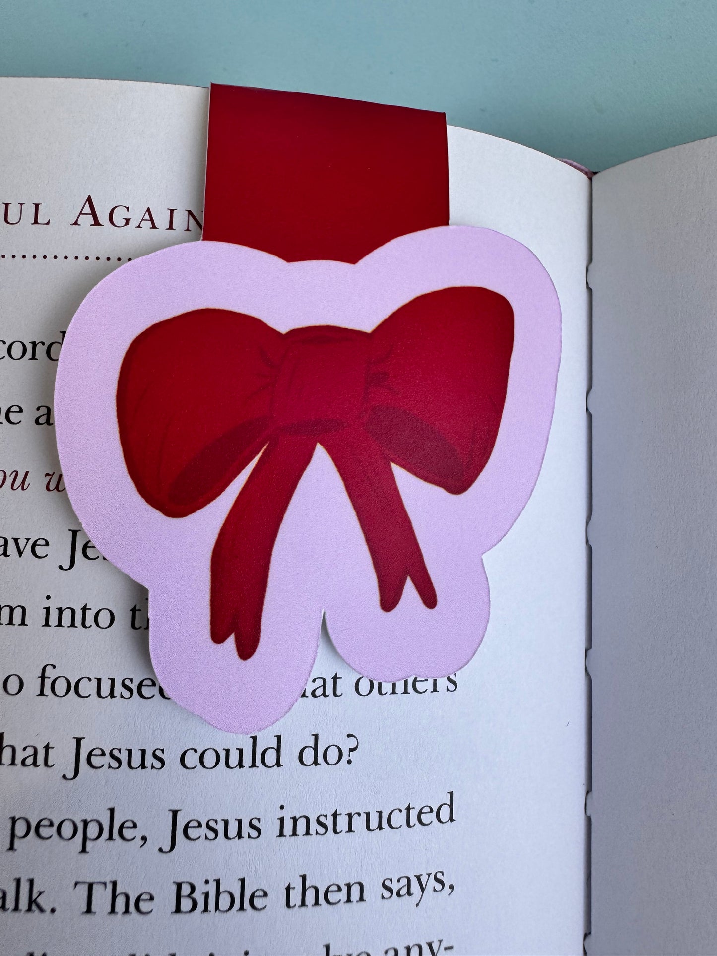 Pretty Red Bow Magnetic Bookmark For The Girlie Romance Readers
