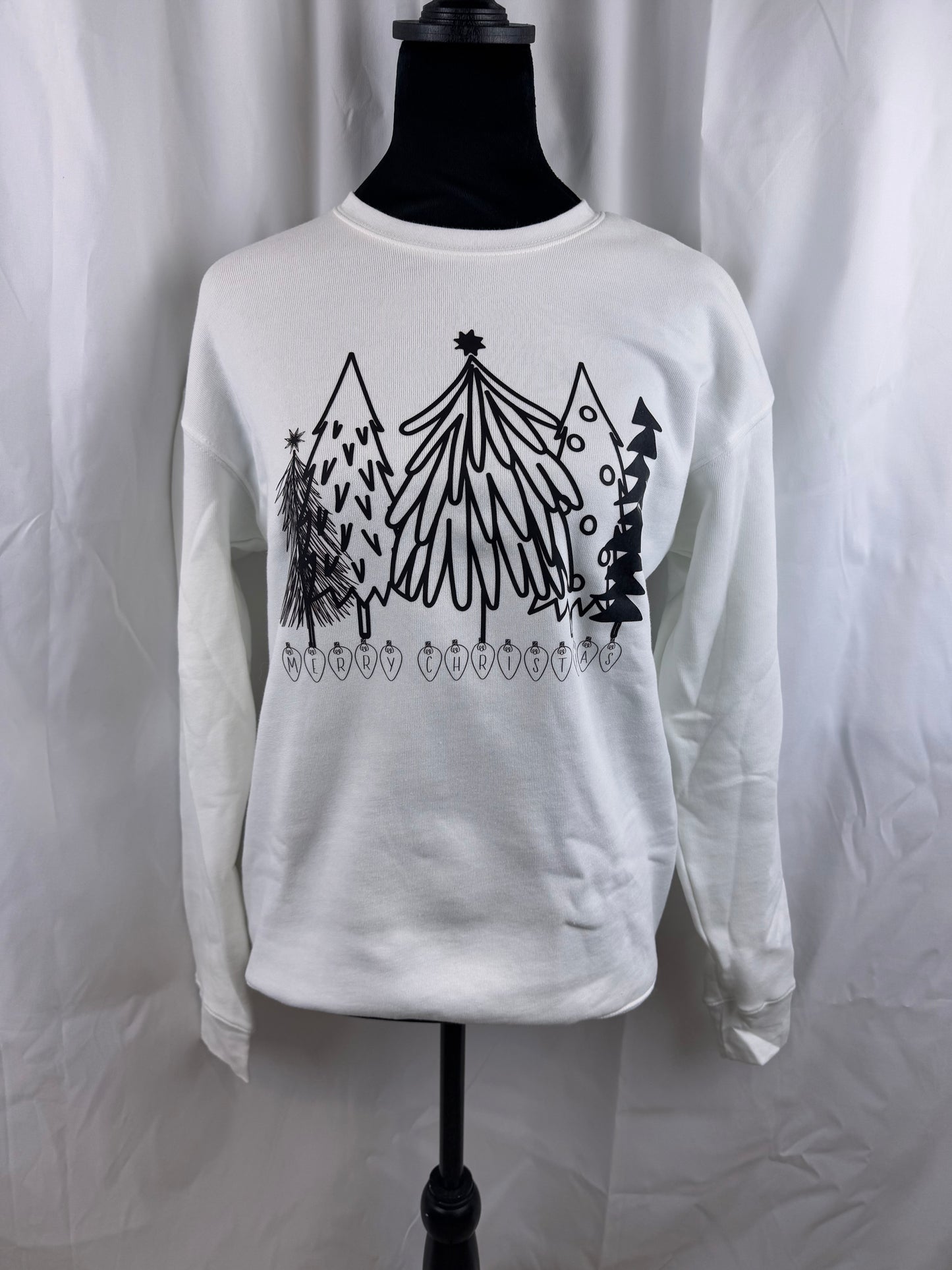 Merry Christmas Tree Black: Cute Christmas Holiday White Crew Neck Sweatshirt