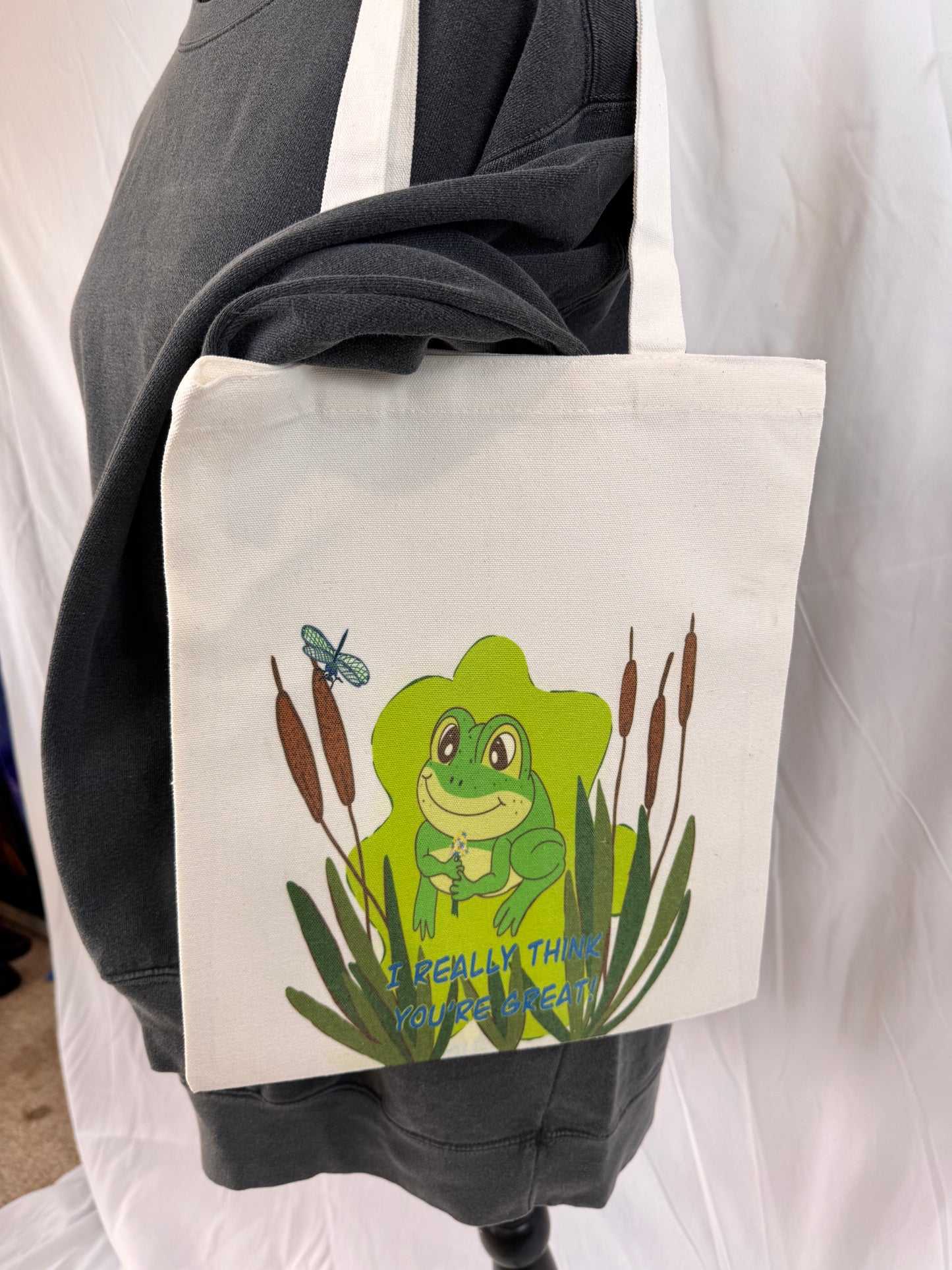 Adorable Tote Bags With Frog and Dragonfly, White Reusable Grocery Bags with Handles for Shopping, Sublimated Art Bag