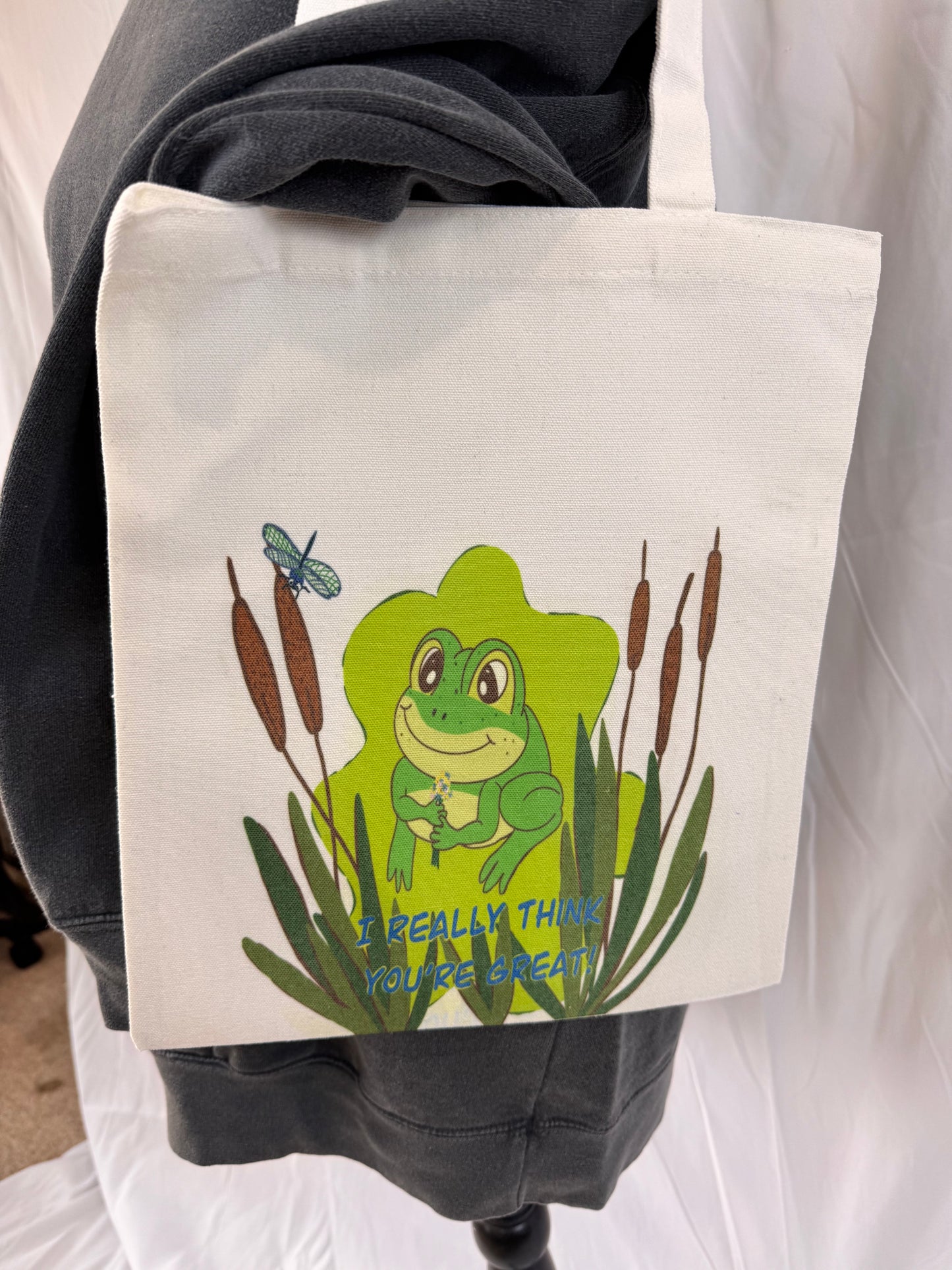Adorable Tote Bags With Frog and Dragonfly, White Reusable Grocery Bags with Handles for Shopping, Sublimated Art Bag