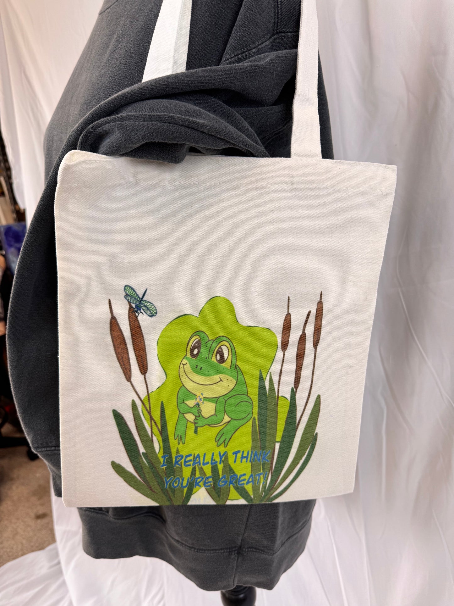 Adorable Tote Bags With Frog and Dragonfly, White Reusable Grocery Bags with Handles for Shopping, Sublimated Art Bag