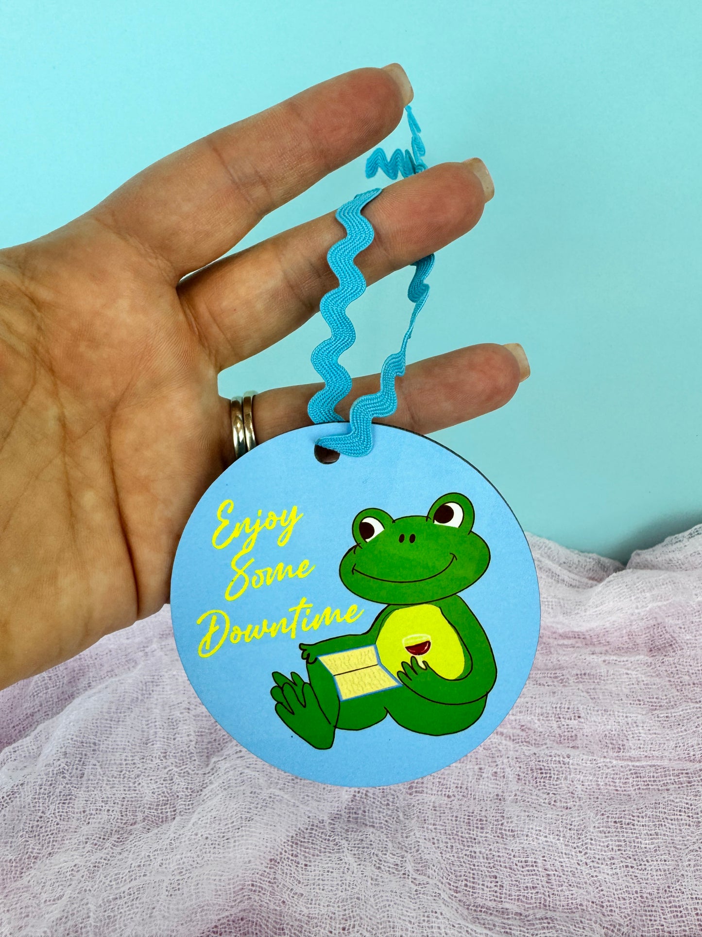 Frog Ornaments, Frog Reading and Drinking Wine And Reading His Book, MDF Wooden Tree Ornament
