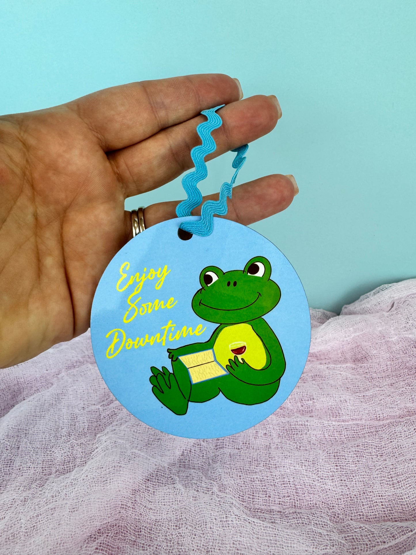 Frog Ornaments, Frog Reading and Drinking Wine And Reading His Book, MDF Wooden Tree Ornament