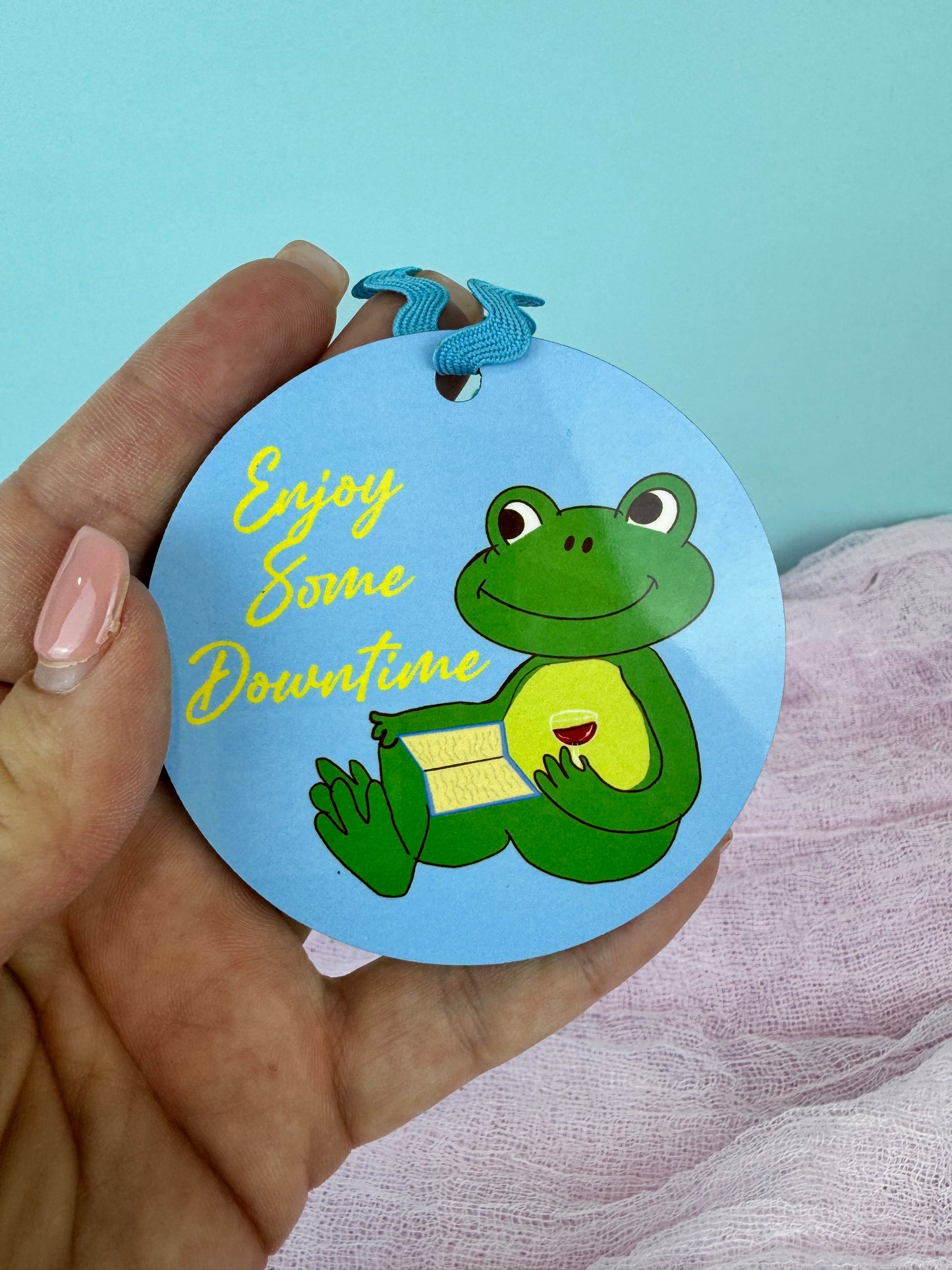 Frog Ornaments, Frog Reading and Drinking Wine And Reading His Book, MDF Wooden Tree Ornament