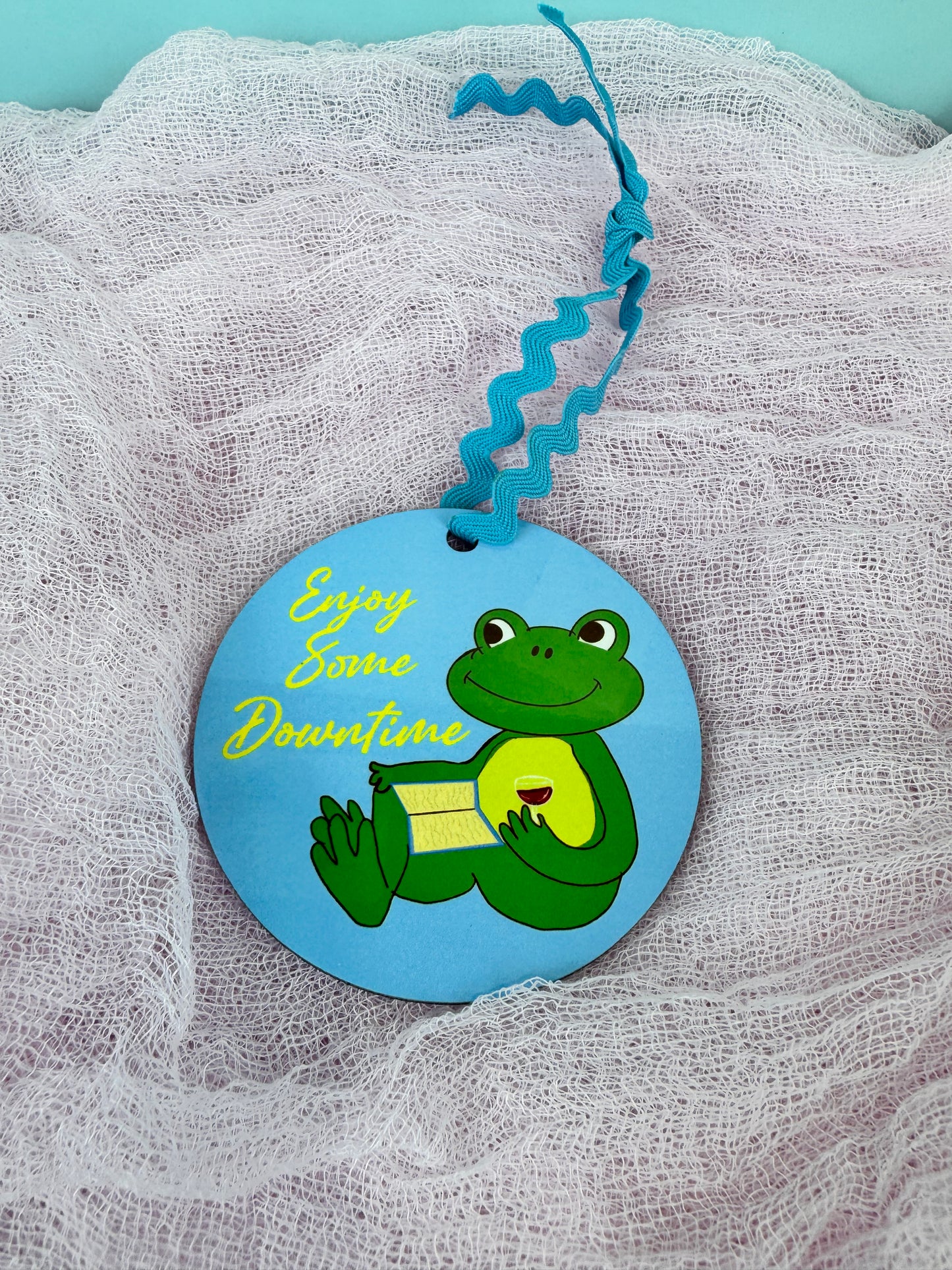 Frog Ornaments, Frog Reading and Drinking Wine And Reading His Book, MDF Wooden Tree Ornament
