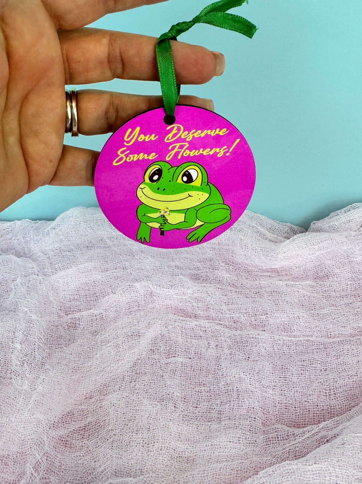 Frog with Flower Bouquet Tree Ornament, Gift For Girlfriend, Round Wooden Tree Hanging Ornament