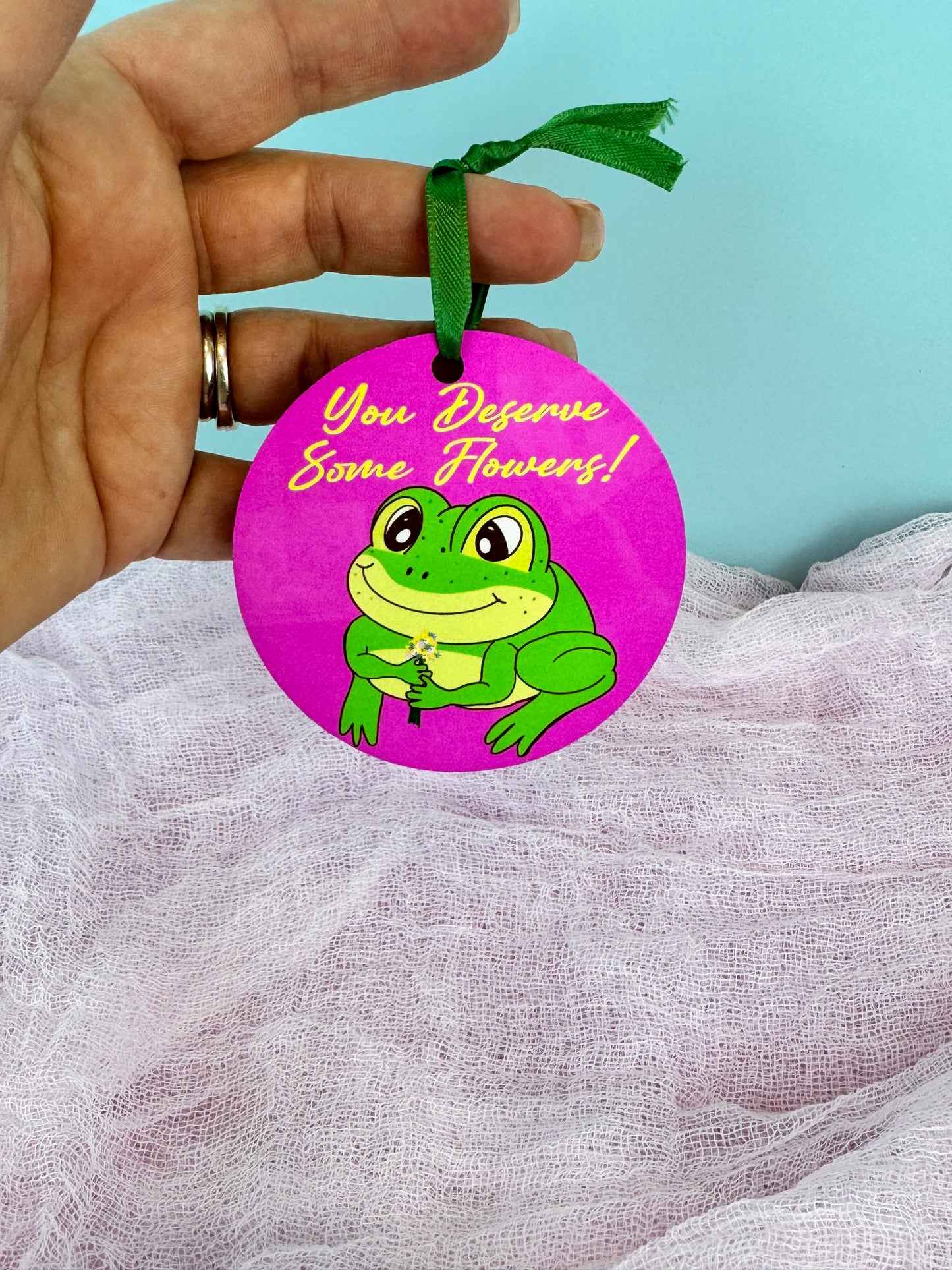 Frog with Flower Bouquet Tree Ornament, Gift For Girlfriend, Round Wooden Tree Hanging Ornament