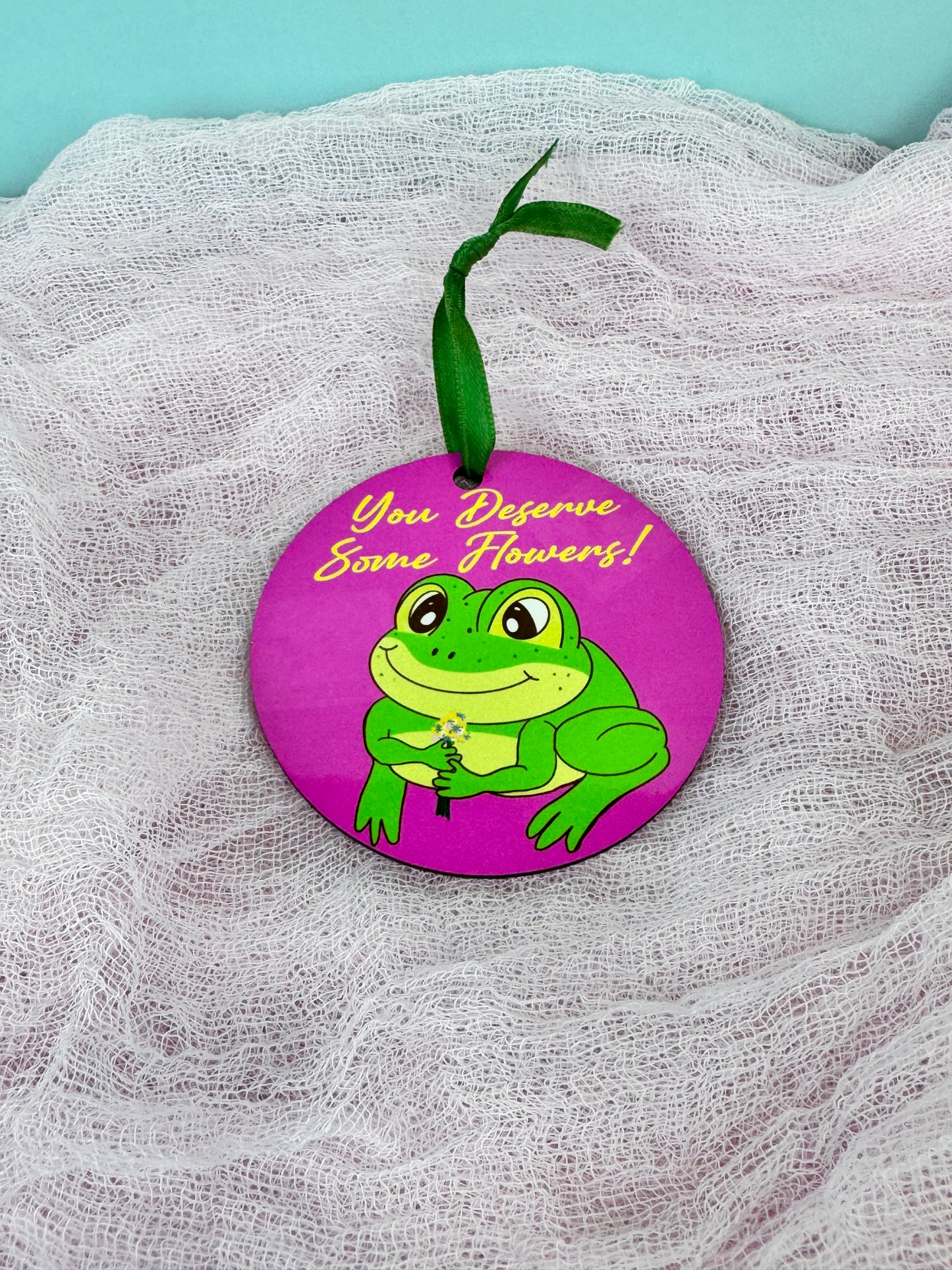 Frog with Flower Bouquet Tree Ornament, Gift For Girlfriend, Round Wooden Tree Hanging Ornament