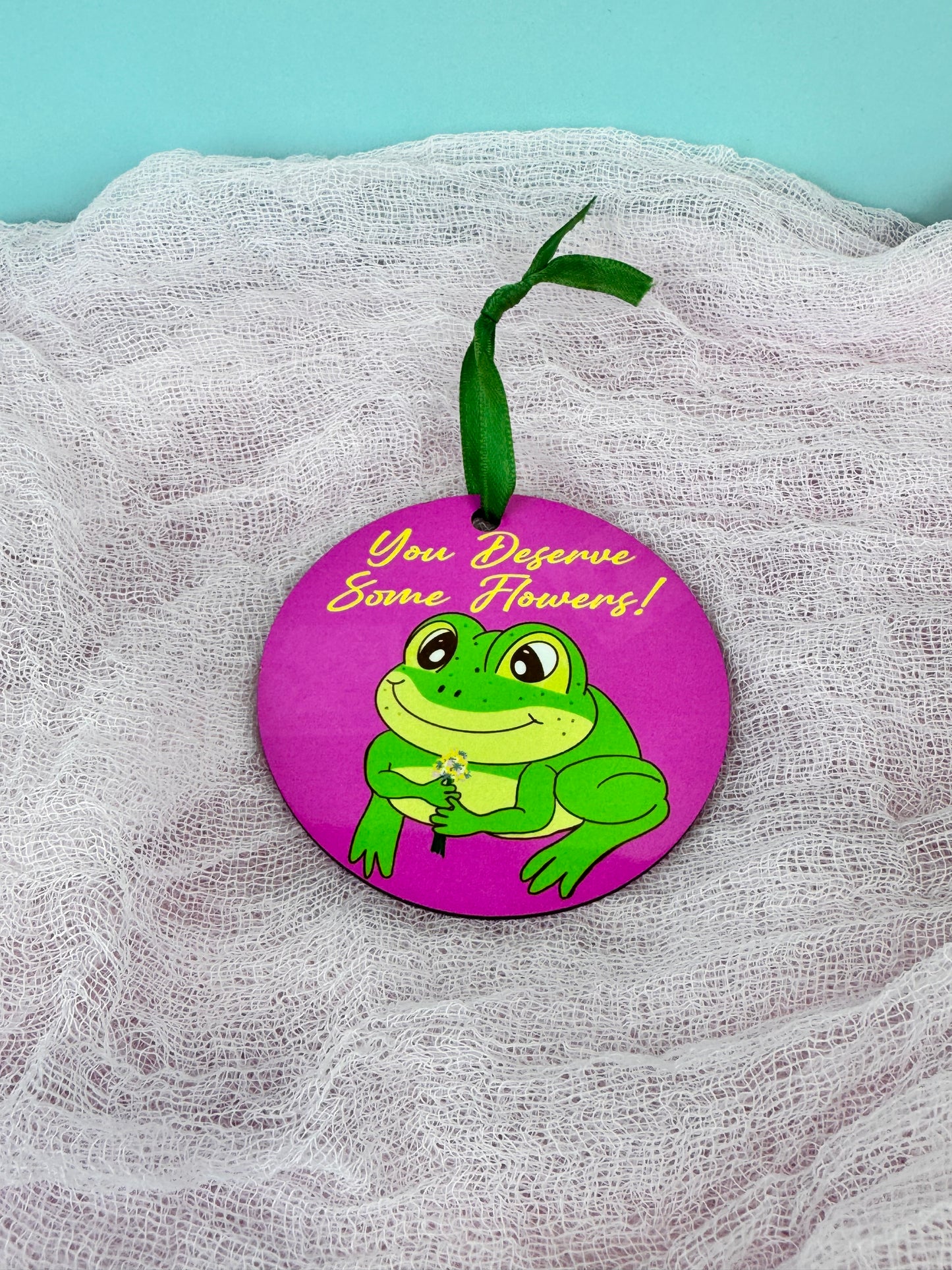 Frog with Flower Bouquet Tree Ornament, Gift For Girlfriend, Round Wooden Tree Hanging Ornament
